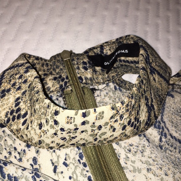 Snake print v neck choker top M - Picture 2 of 4